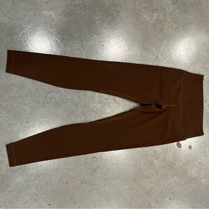 Woman’s brown size small lulu lemons